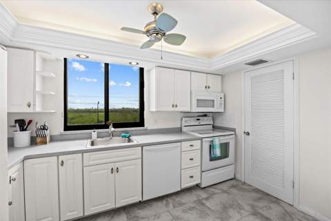 3452 NE Causeway Boulevard #17-404, Jensen Beach FL - photo 19 of 29