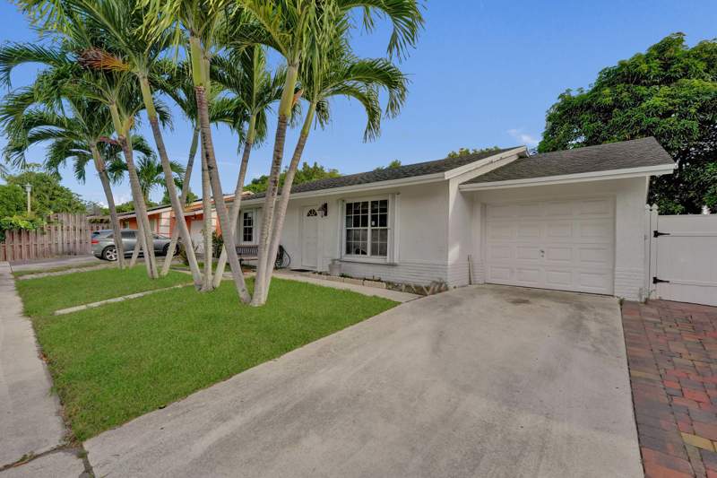 3 bedroom Single Family Residence at 6134 E Wauconda Way, Homes Of Lees Crossing 4, Lake Worth — photo 4