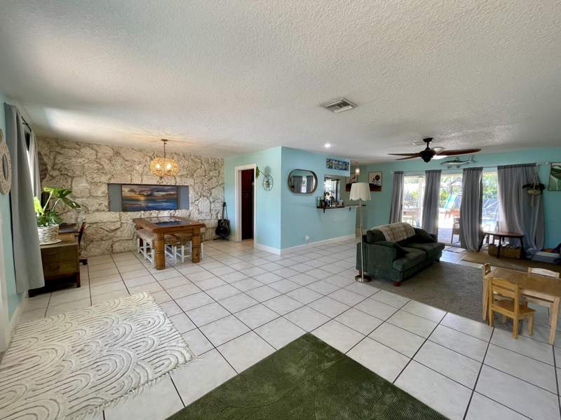 3 bedroom Single Family Residence at 415 Beacon Street, Jupiter In The Pines, Tequesta — photo 2