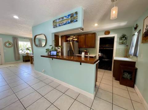 415 Beacon Street, Tequesta FL - photo 6 of 23