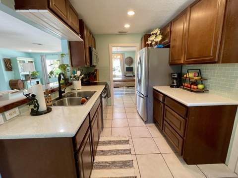 415 Beacon Street, Tequesta FL - photo 9 of 23