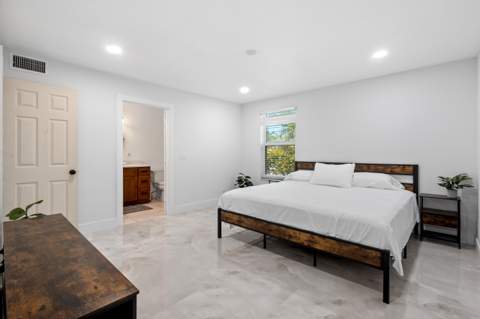 836 SE 20th Avenue, Deerfield Beach FL - photo 15 of 31