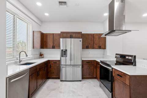 836 SE 20th Avenue, Deerfield Beach FL - photo 9 of 31