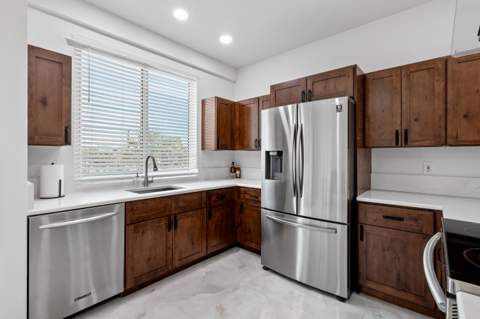 836 SE 20th Avenue, Deerfield Beach FL - photo 11 of 31