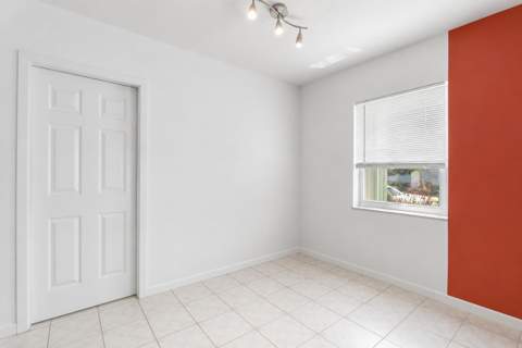 5109 Pinewood Avenue, West Palm Beach FL - photo 10 of 10