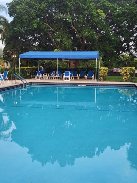 811 S Hollybrook Drive #206, Pembroke Pines FL - photo 18 of 21