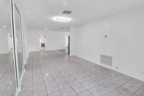 2233 NW 3rd Avenue, Boca Raton FL - photo 6 of 37