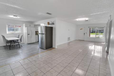 2233 NW 3rd Avenue, Boca Raton FL - photo 8 of 37