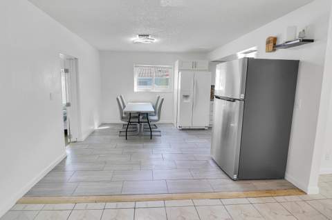 2233 NW 3rd Avenue, Boca Raton FL - photo 9 of 37