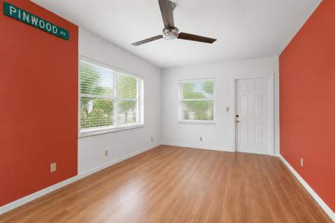 5109 Pinewood Avenue, West Palm Beach FL - photo 9 of 10