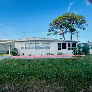 2 bedroom Manufactured Home at 6308 S Ash Lane, Maralago Cay, Lantana — photo 2