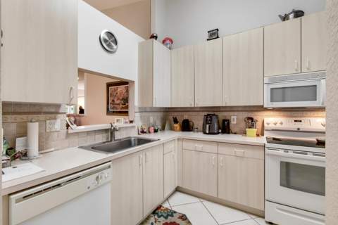 6088 Caladium Road, Delray Beach FL - photo 11 of 59