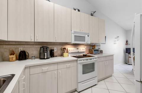 6088 Caladium Road, Delray Beach FL - photo 10 of 59