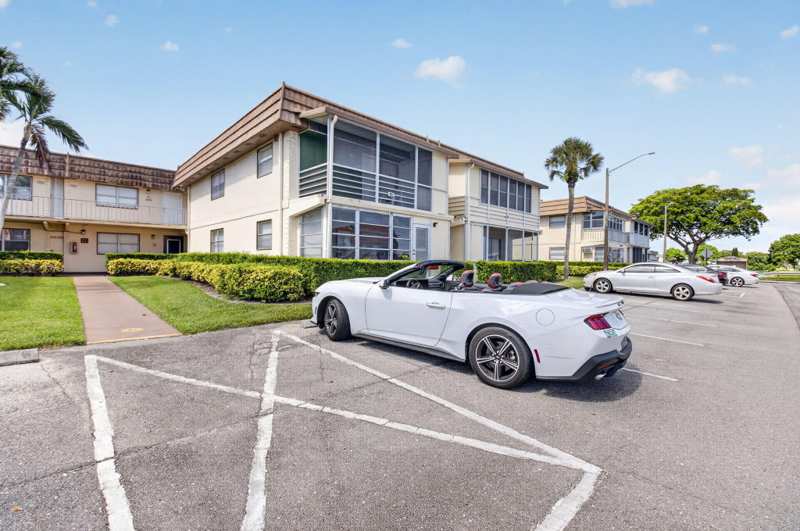 2 bedroom Condominium at 65 Saxony B, Saxony B/Kings Point, Delray Beach — photo 1