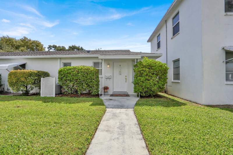 1 bedroom Condominium at 10084 Meridian Way #4, Meridian Condo 4, Palm Beach Gardens — photo 1