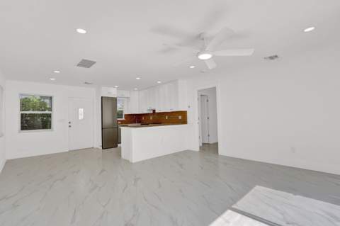 10084 Meridian Way #4, Palm Beach Gardens FL - photo 12 of 34