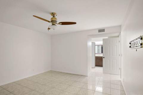 14 Vía De Casas Sur #103, Boynton Beach FL - photo 20 of 35