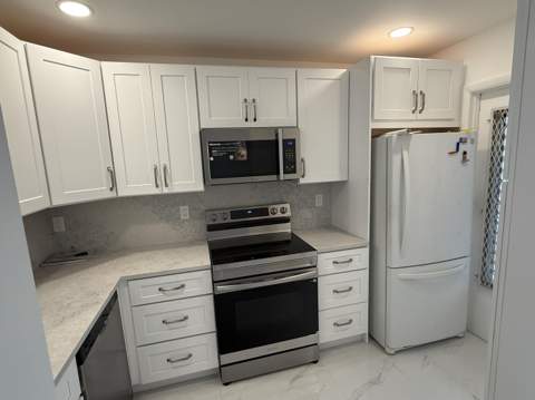 460 Paradise Isle Boulevard #101, Hallandale Beach FL - photo 8 of 37