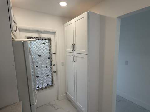 460 Paradise Isle Boulevard #101, Hallandale Beach FL - photo 10 of 37