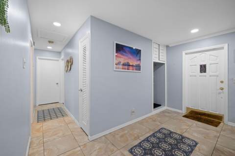 336 S Chillingworth Drive, West Palm Beach FL - photo 7 of 26