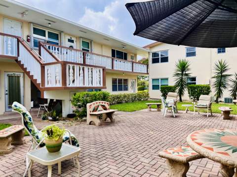 210 Easthampton I, West Palm Beach FL - photo 9 of 14