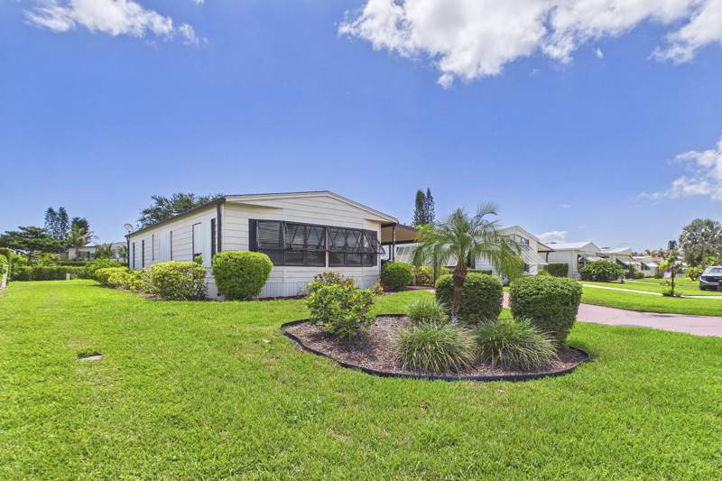 2 bedroom Mobile Home at 7831 SE Shenandoah Drive, Cambridge At Heritage Ridge, Hobe Sound — photo 4