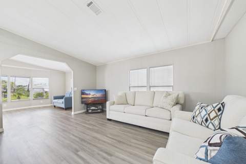 7831 SE Shenandoah Drive, Hobe Sound FL - photo 16 of 43
