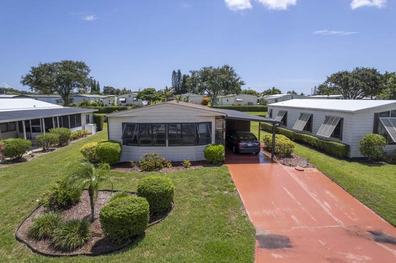 2 bedroom Mobile Home at 7831 SE Shenandoah Drive, Cambridge At Heritage Ridge, Hobe Sound — photo 3