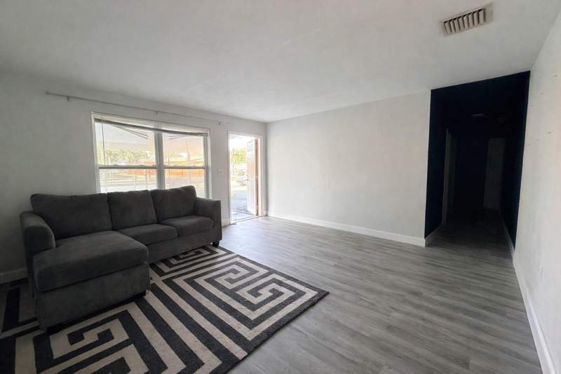 3 bedroom Single Family Residence at 2950 NW 20th Street, Royal Palms Park Sec 1 51, Fort Lauderdale — photo 2
