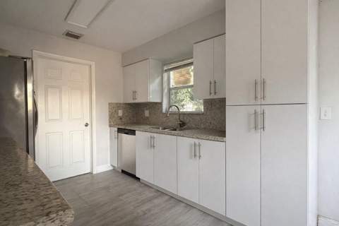 2950 NW 20th Street, Fort Lauderdale FL - photo 7 of 16
