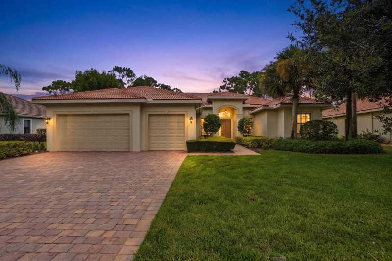 4 bedroom Single Family Residence at 2553 NW Crystal Lake Drive, The Falls Of Jensen Beach, Jensen Beach — photo 1