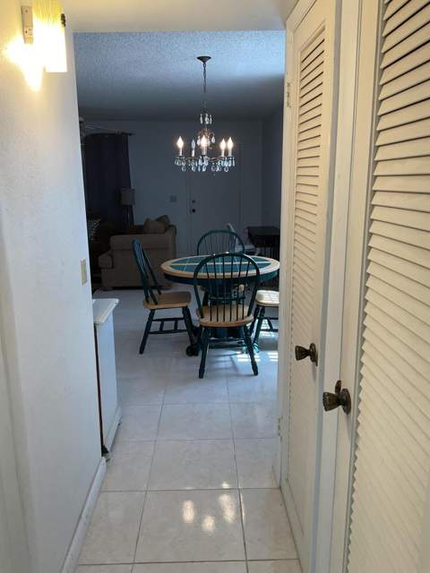 192 Flanders Drive, Delray Beach FL - photo 7 of 24