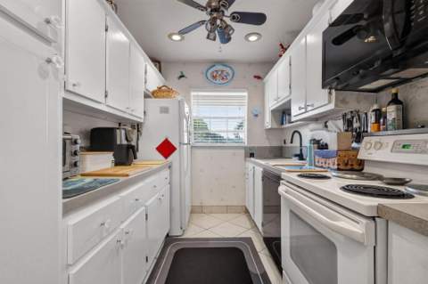 5073 Lakefront Boulevard #B, Delray Beach FL - photo 12 of 23