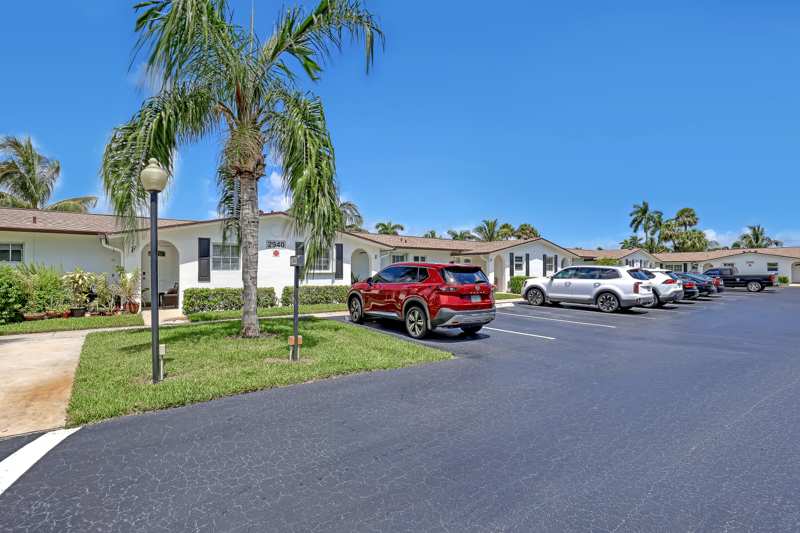 1 bedroom Villa at 2940 Crosley Drive, Cresthaven Villas 17 Condo, West Palm Beach — photo 1