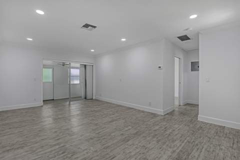 2940 Crosley Drive, West Palm Beach FL - photo 9 of 43