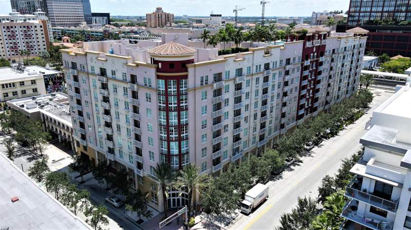 1 bedroom Condominium at 410 Evernia Street #706, Whitney Condo, West Palm Beach — photo 2