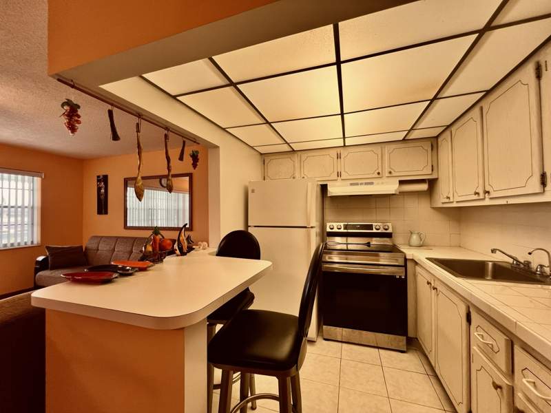 1 bedroom Condominium at 131 Camden F, Camden Condos, West Palm Beach — photo 3