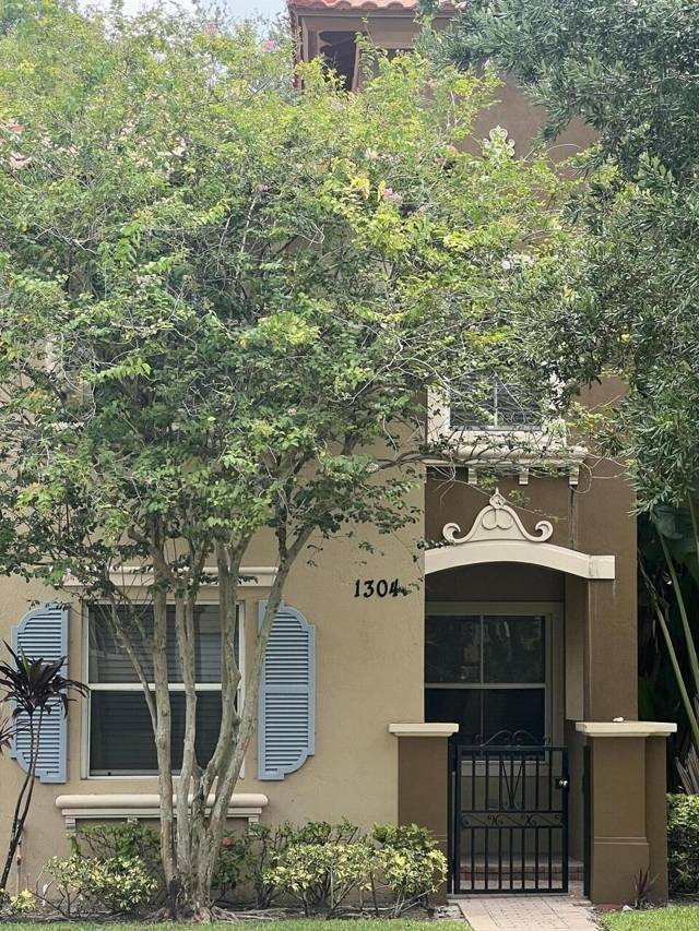 2920 HIDDEN HILLS Road #1304
