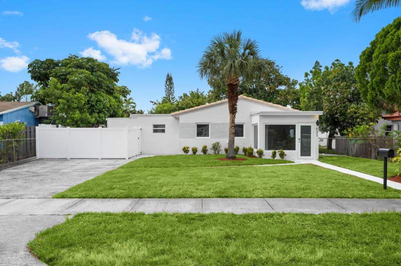 3 bedroom Single Family Residence at 631 NE 56th Court, COLLIER ESTATES 3RD ADD, Fort Lauderdale — photo 3