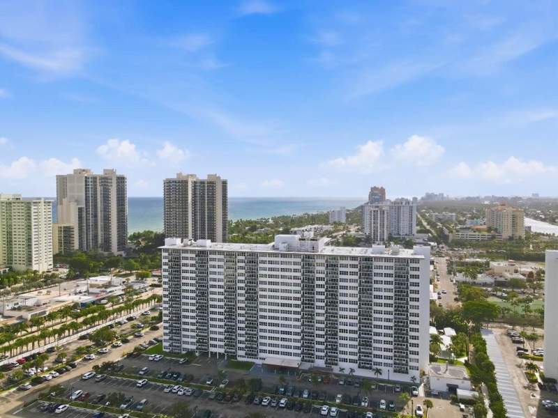 1 bedroom Stock Cooperative at 3333 NE 34th Street #1418, Coral Ridge Towers South Co-Op, Fort Lauderdale — photo 3