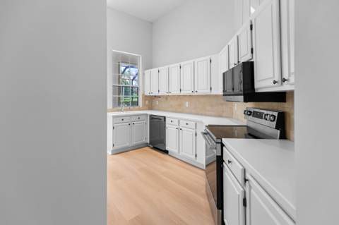 9408 Meadowood Drive, Fort Pierce FL - photo 23 of 65