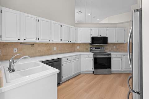 9408 Meadowood Drive, Fort Pierce FL - photo 22 of 65