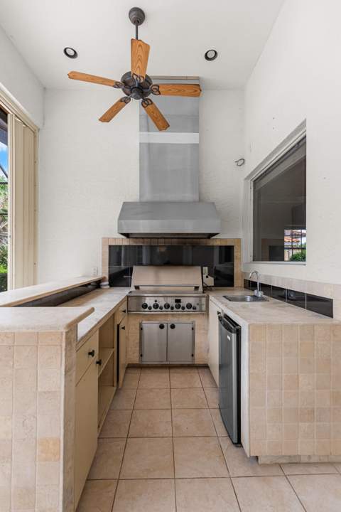 9408 Meadowood Drive, Fort Pierce FL - photo 8 of 65