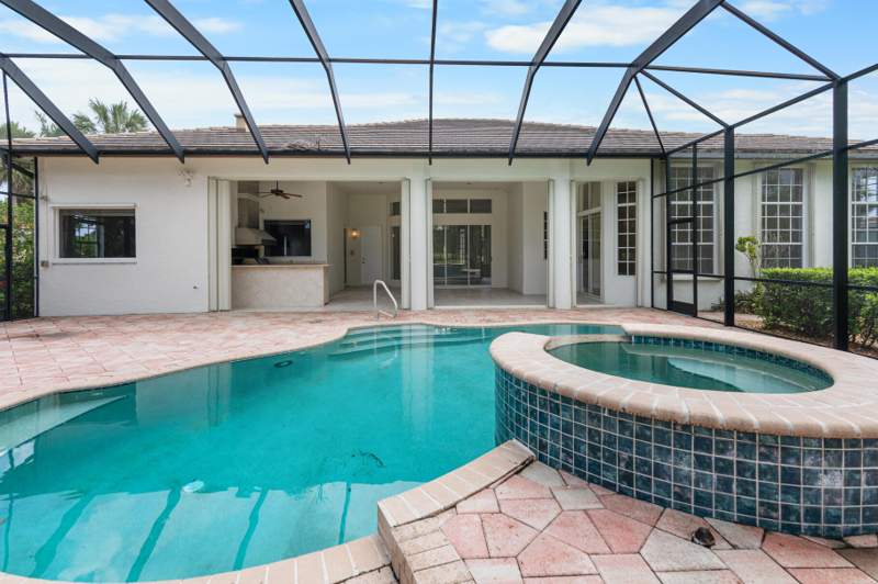 3 bedroom Single Family Residence at 9408 Meadowood Drive, Monte Carlo Country Club Unit 1, Fort Pierce — photo 4