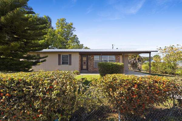 3 bedroom Single Family Residence at 110 SW 12TH Avenue, SOUTH BAY, South Bay — photo 1