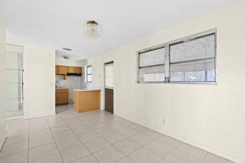 110 SW 12TH Avenue, South Bay FL - photo 11 of 27