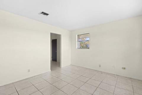 110 SW 12TH Avenue, South Bay FL - photo 12 of 27
