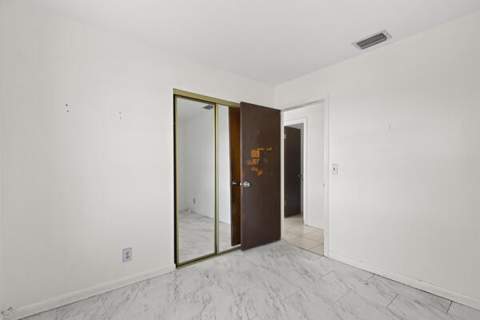 110 SW 12TH Avenue, South Bay FL - photo 15 of 27