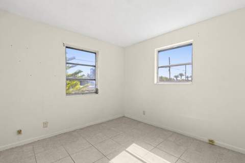 110 SW 12TH Avenue, South Bay FL - photo 16 of 27