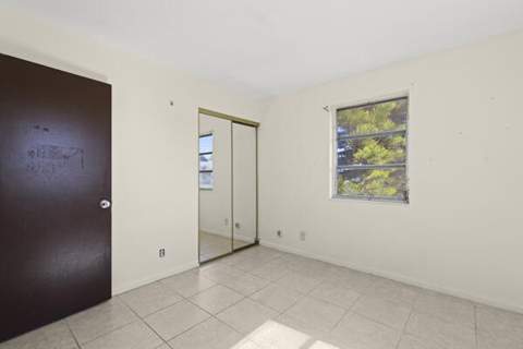 110 SW 12TH Avenue, South Bay FL - photo 18 of 27